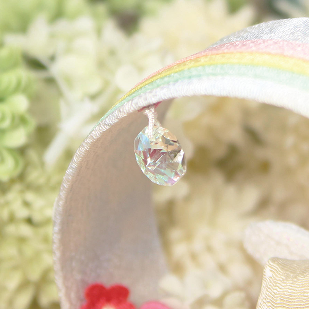ちりめん天使と虹の花飾り