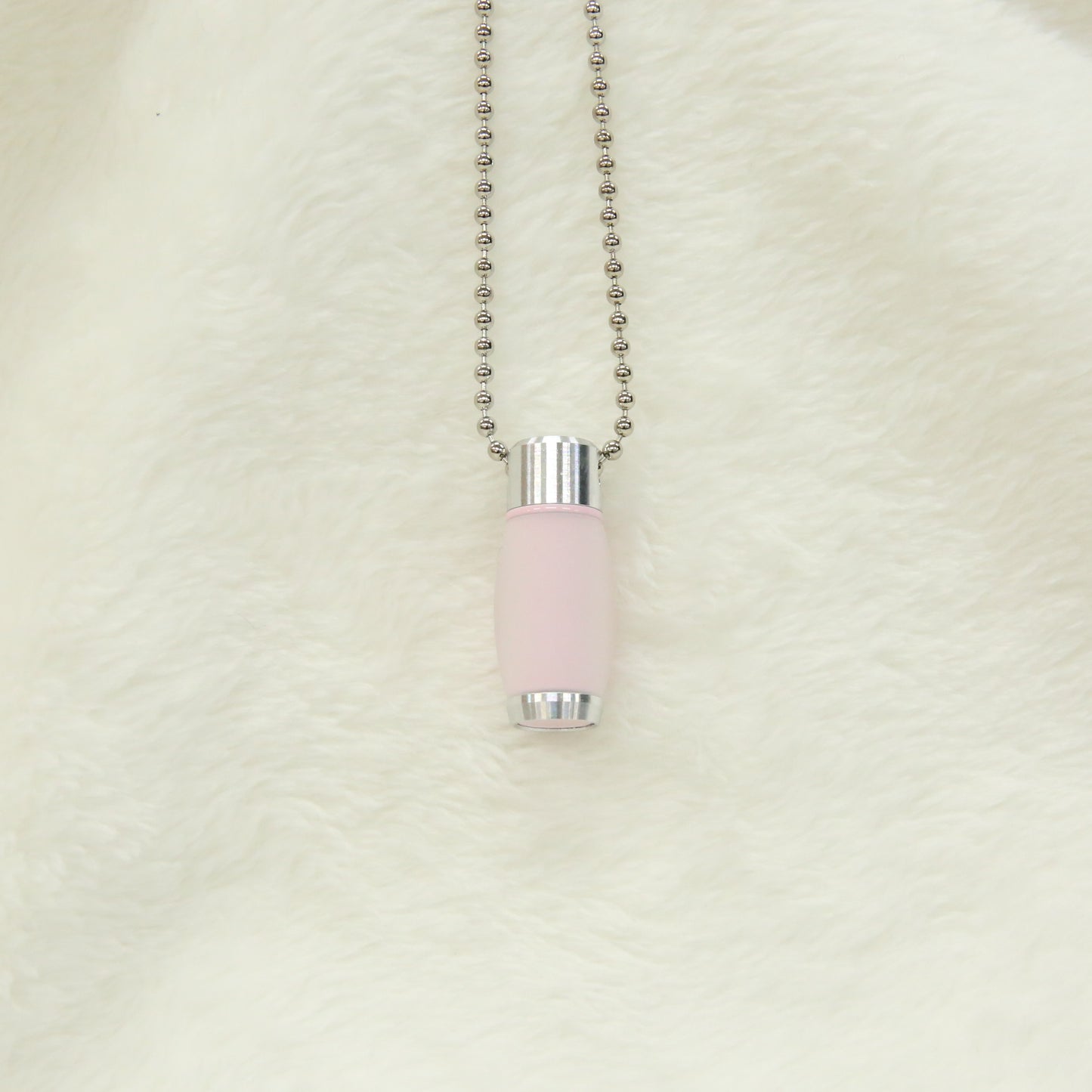 カラーカプセル   キーホルダー＆ネックレスチェーン付