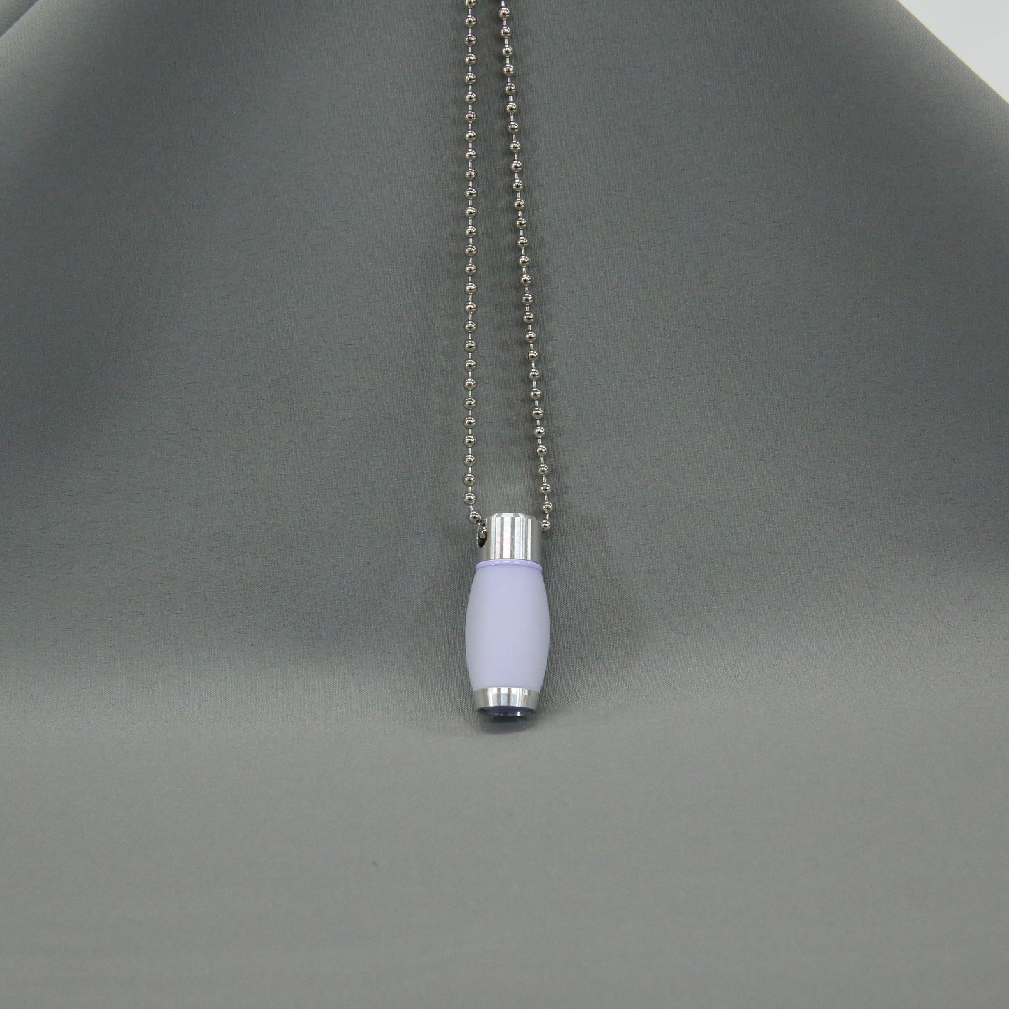 カラーカプセル   キーホルダー＆ネックレスチェーン付